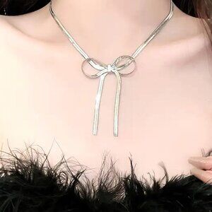 Necklace Metallic Bow Hearringbone Silver RIbbon Chain Hollywood Glam Trendy